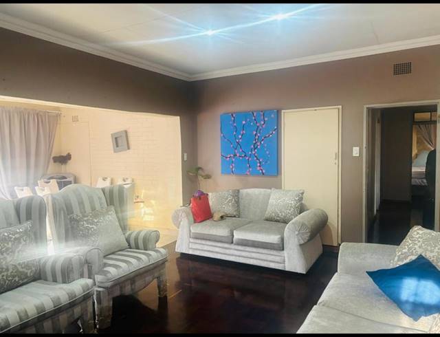 3 BEDROOM PROPERTY TO RENT IN CRESWELL PARK
